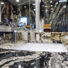 image 211-lazienki-w-kamieniu-jpg