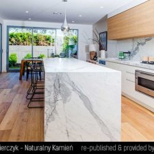 image 190-kamienna-wyspa-w-kuchni-jpg