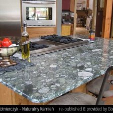 image 232-wyspy-kuchenne-z-kamienia-jpg